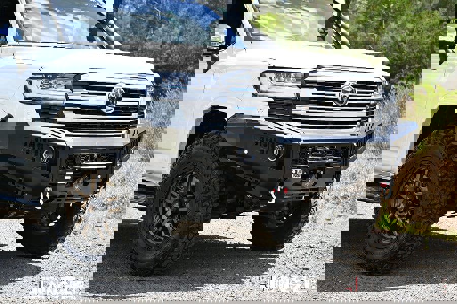 Jungle 4x4 / Deluxe Series Replacement Bumper - Toyota LC 300 Non-Hoop