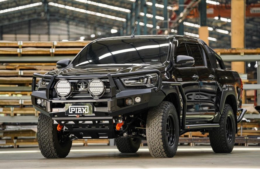 Toyota Hilux 2021 On - PIAK 3 Loop Elite Bumper