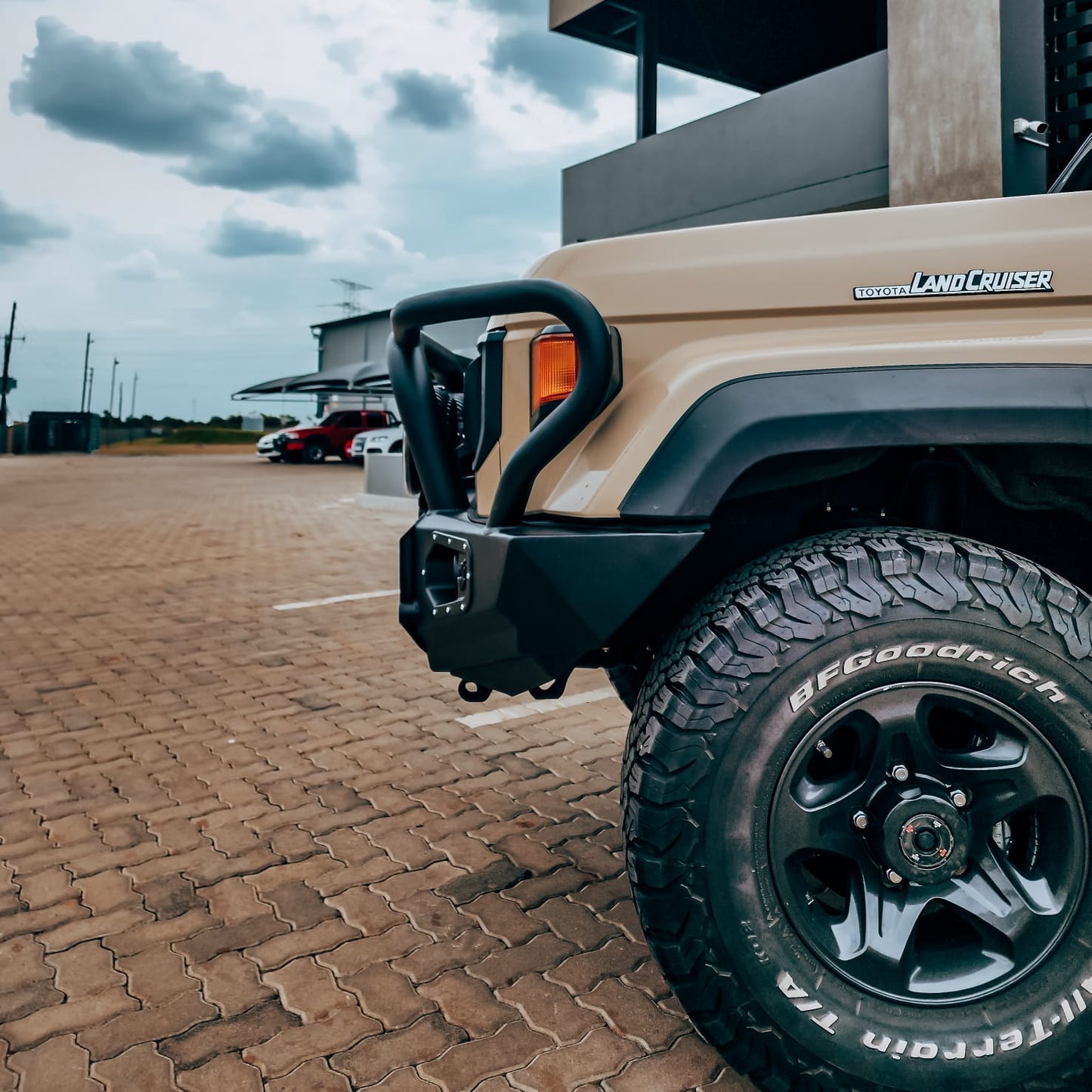 New Land Cruiser 70 Series - Wildog Hunter Front Bumper