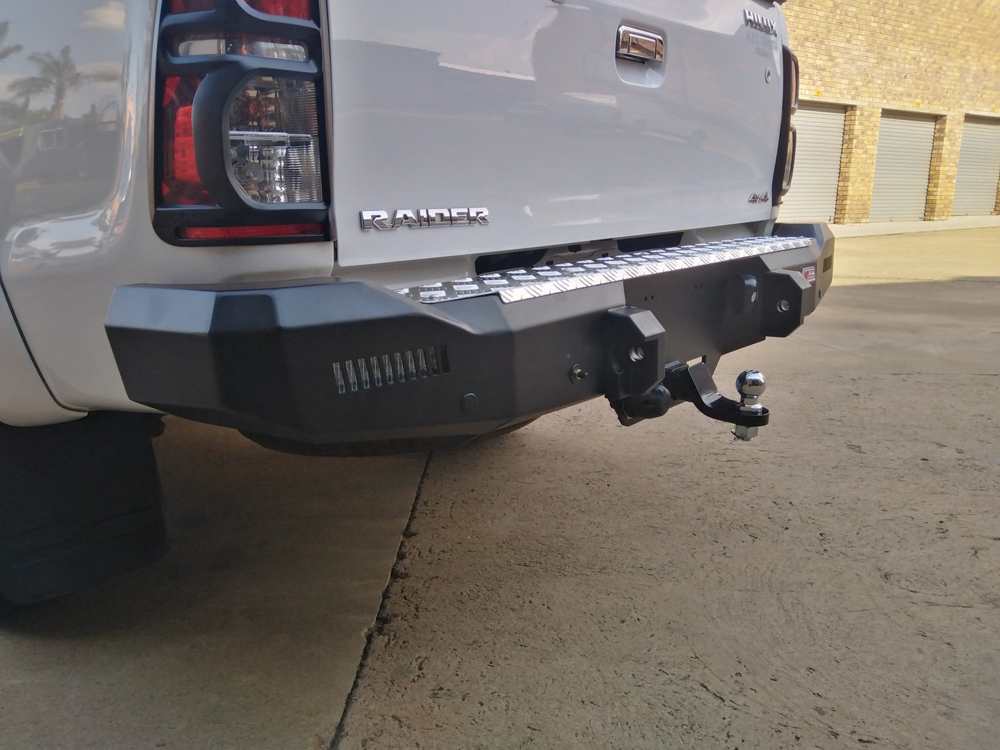 TOYOTA HILUX D4D 2005-2016 MCC REAR ROCKER BAR WITH TOWBAR - Bumper - Go-4LO