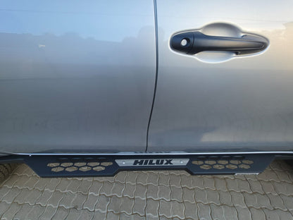 TSU GEAR - TOYOTA HILUX REVO 2015–2025 ROCK SLIDERS