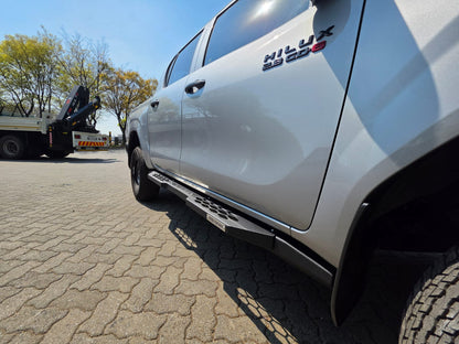 TSU GEAR - HILUX TRAVO 2026+ ROCK SLIDERS