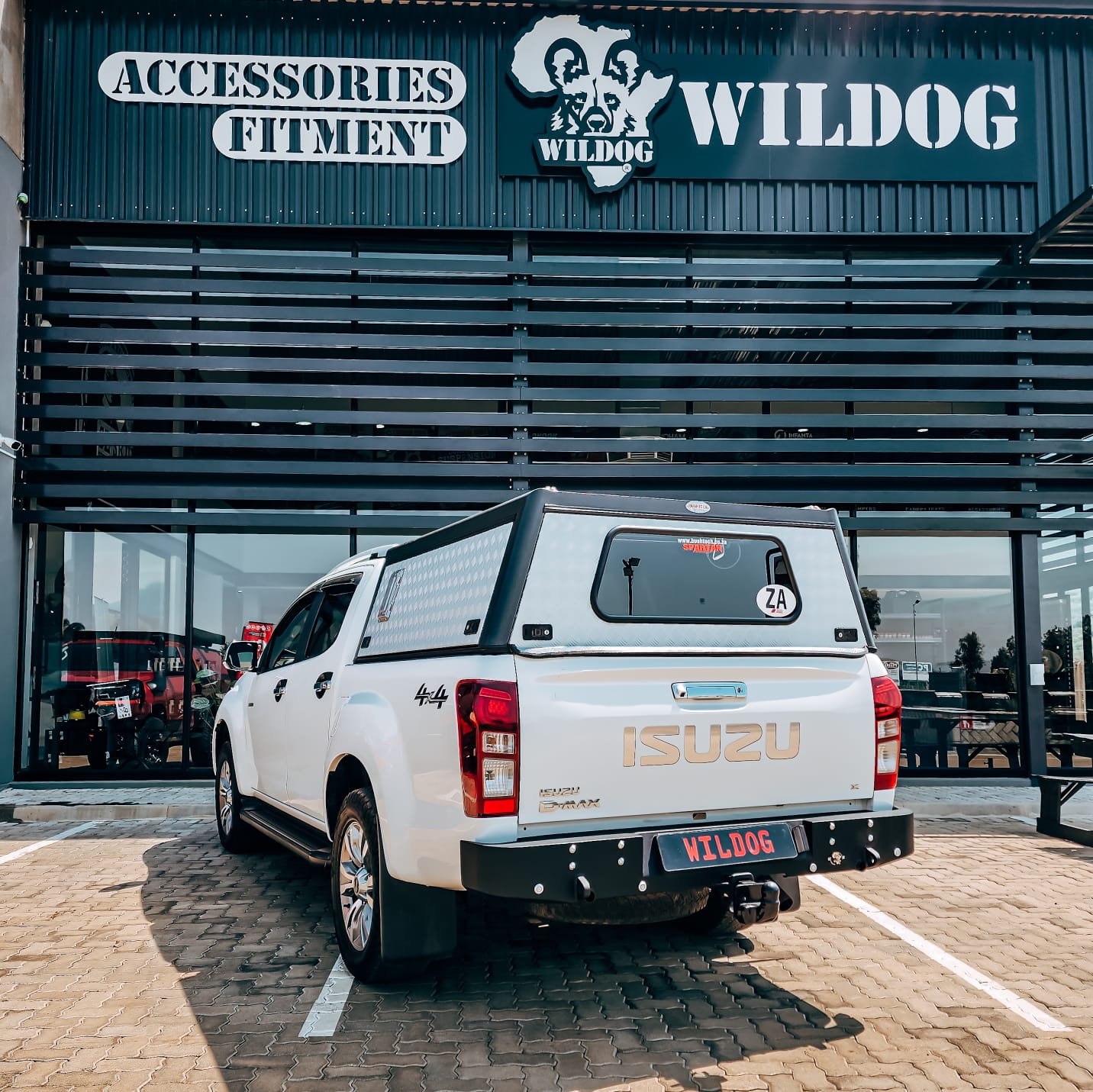 Isuzu DMAX KB6 - Rear Replacement Bumper