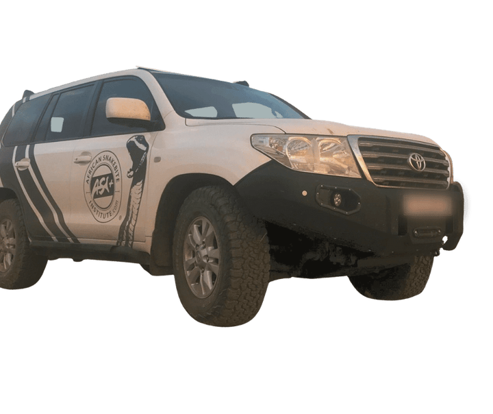 toyota-tagged-land-cruiser-200-go-4lo-outdoor-equipment
